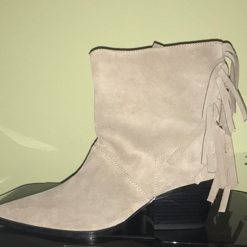 Zara leather boots ... new!